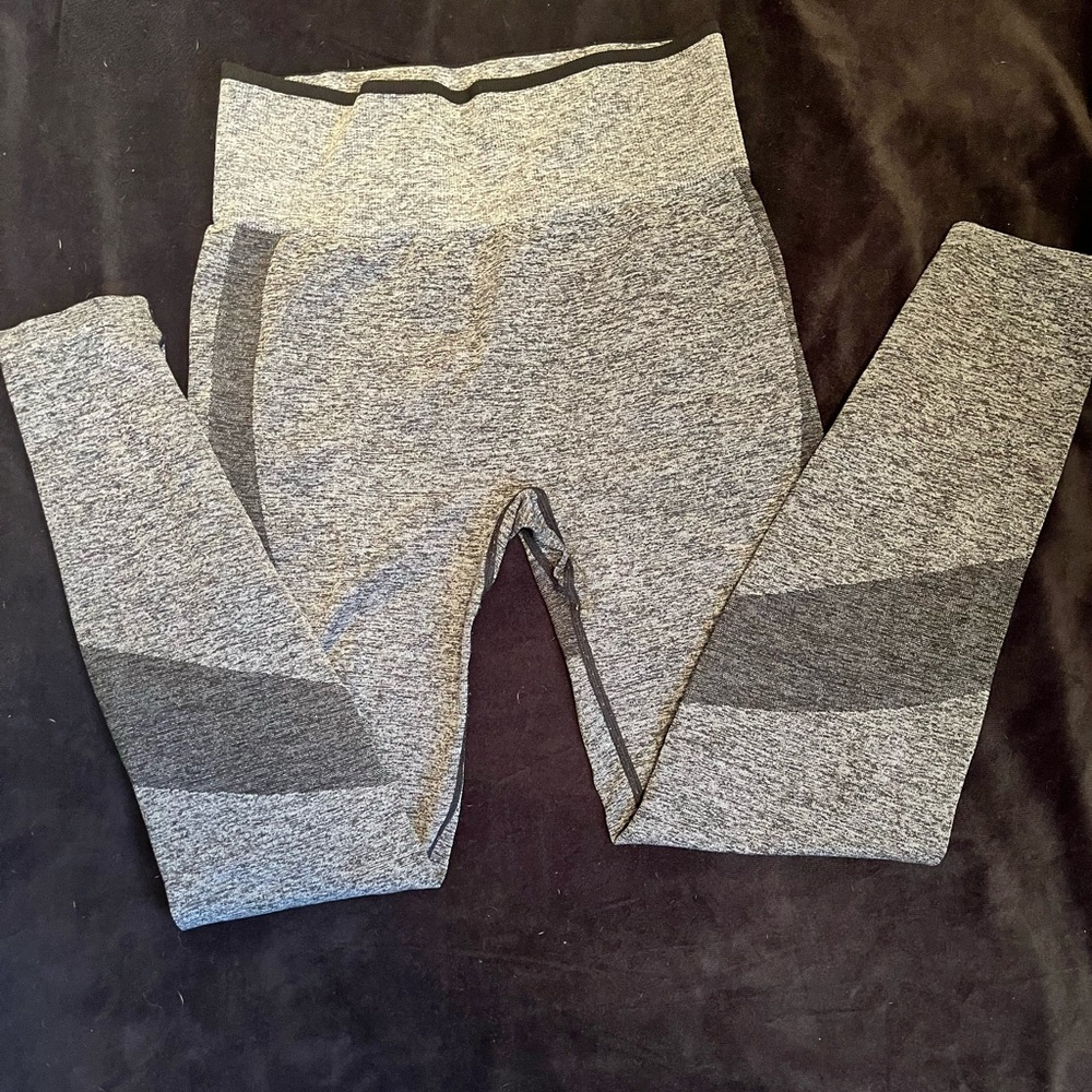 PINK leggings hardly worn